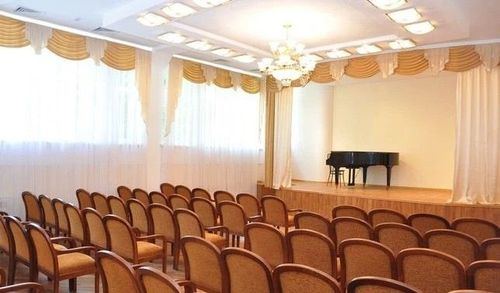 Конференц-зал санатория им. Георгия Димитрова — расстановка мебели — фото 2